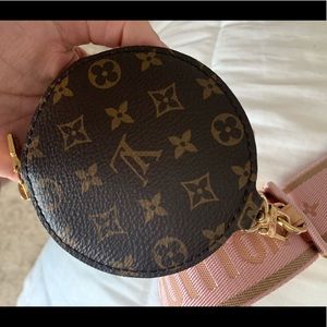 Louis Vuitton round coin purse 🌸